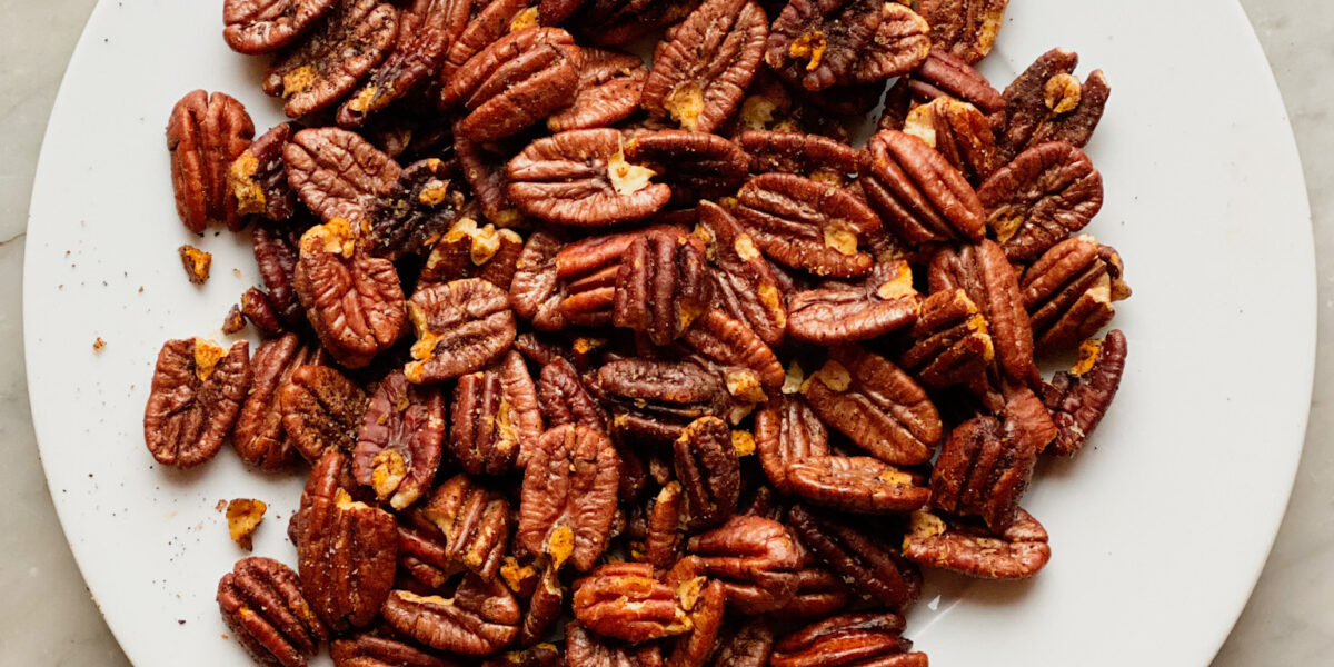 Sweet and spicy roasted pecans