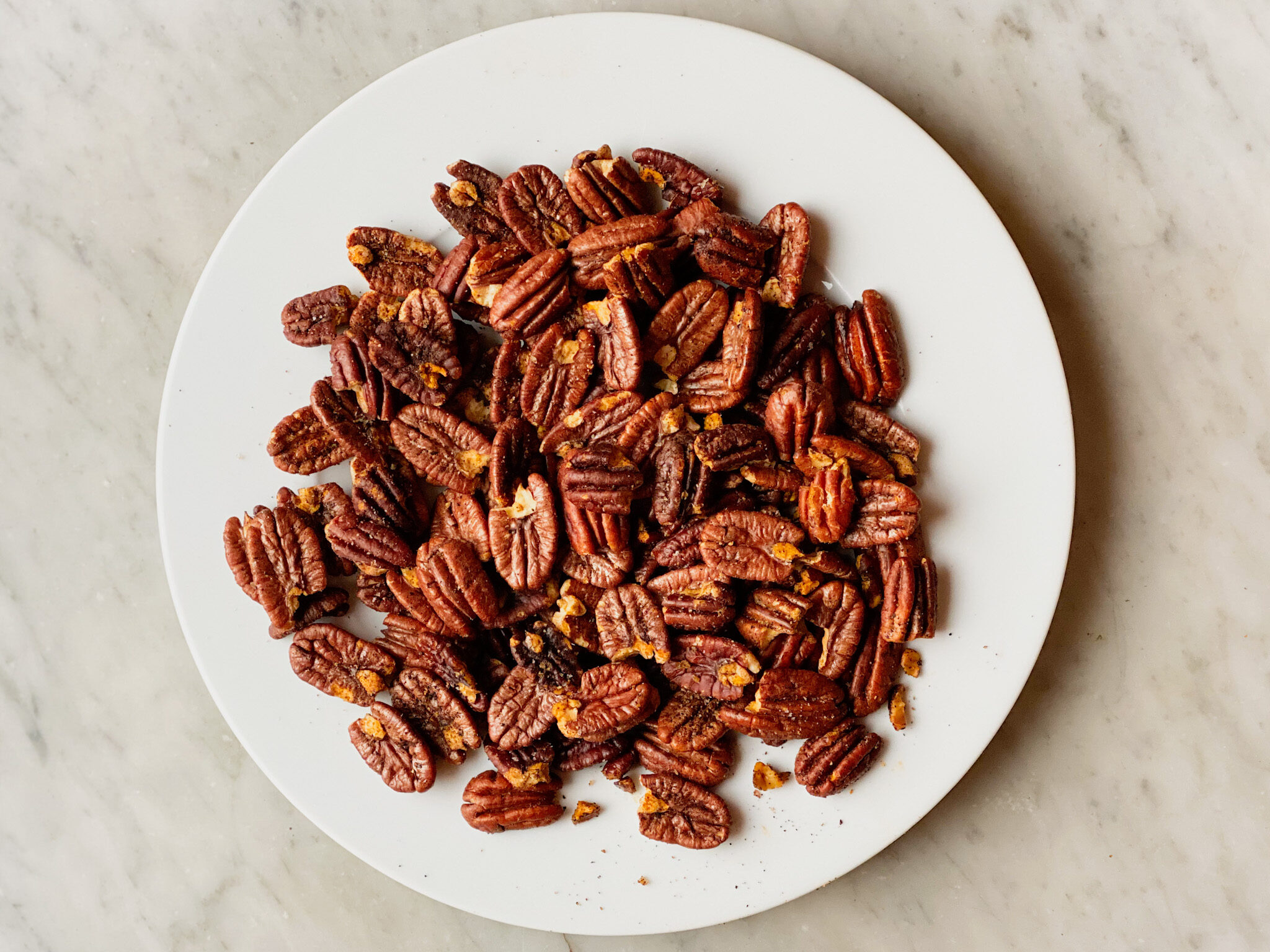 Sweet and spicy roasted pecans