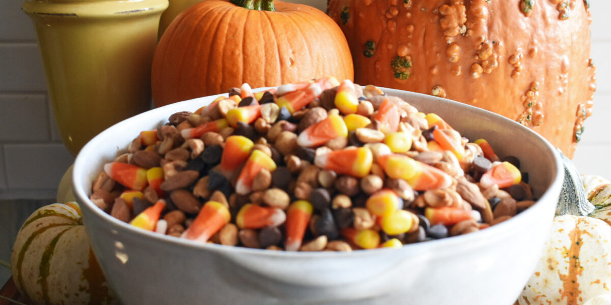 halloween sweet and salty snack mix