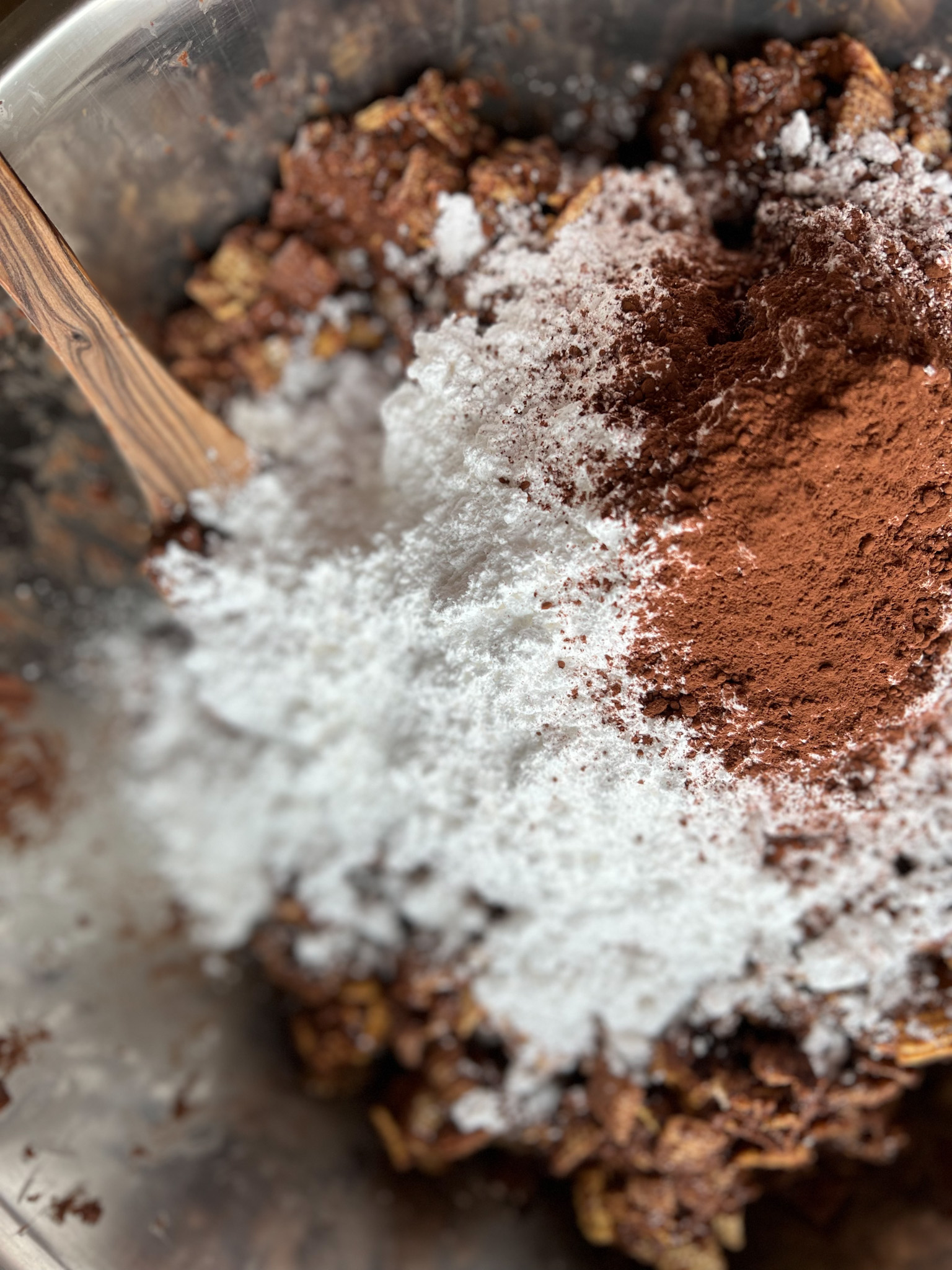 powder sugar and cocoa in puppy chow