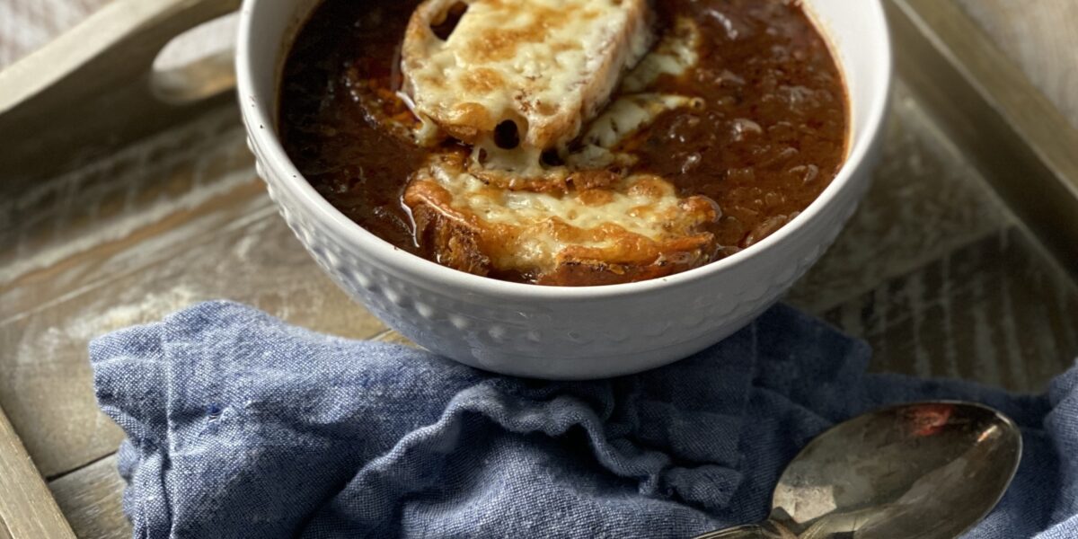 bule klar hjælp Red Wine French Onion Soup with Gruyere Cheese Toast