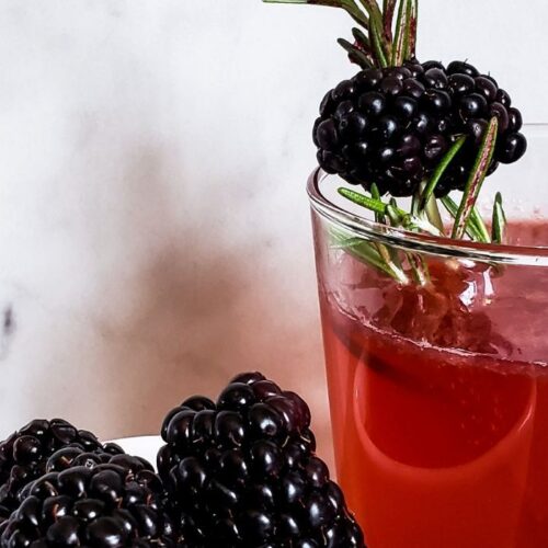 whisky fizz with blackberry and rosemary