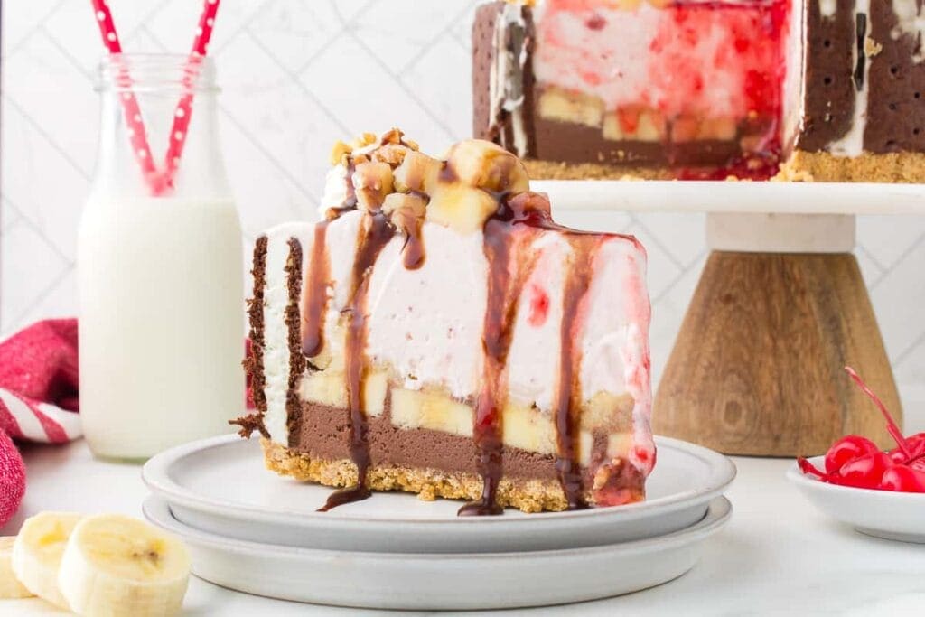 65+ Easy Dessert Recipes using Graham Cracker Crust - The Perks of Being Us